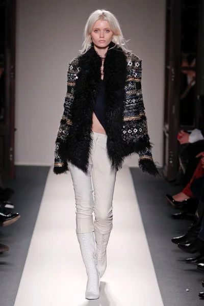 Look 30